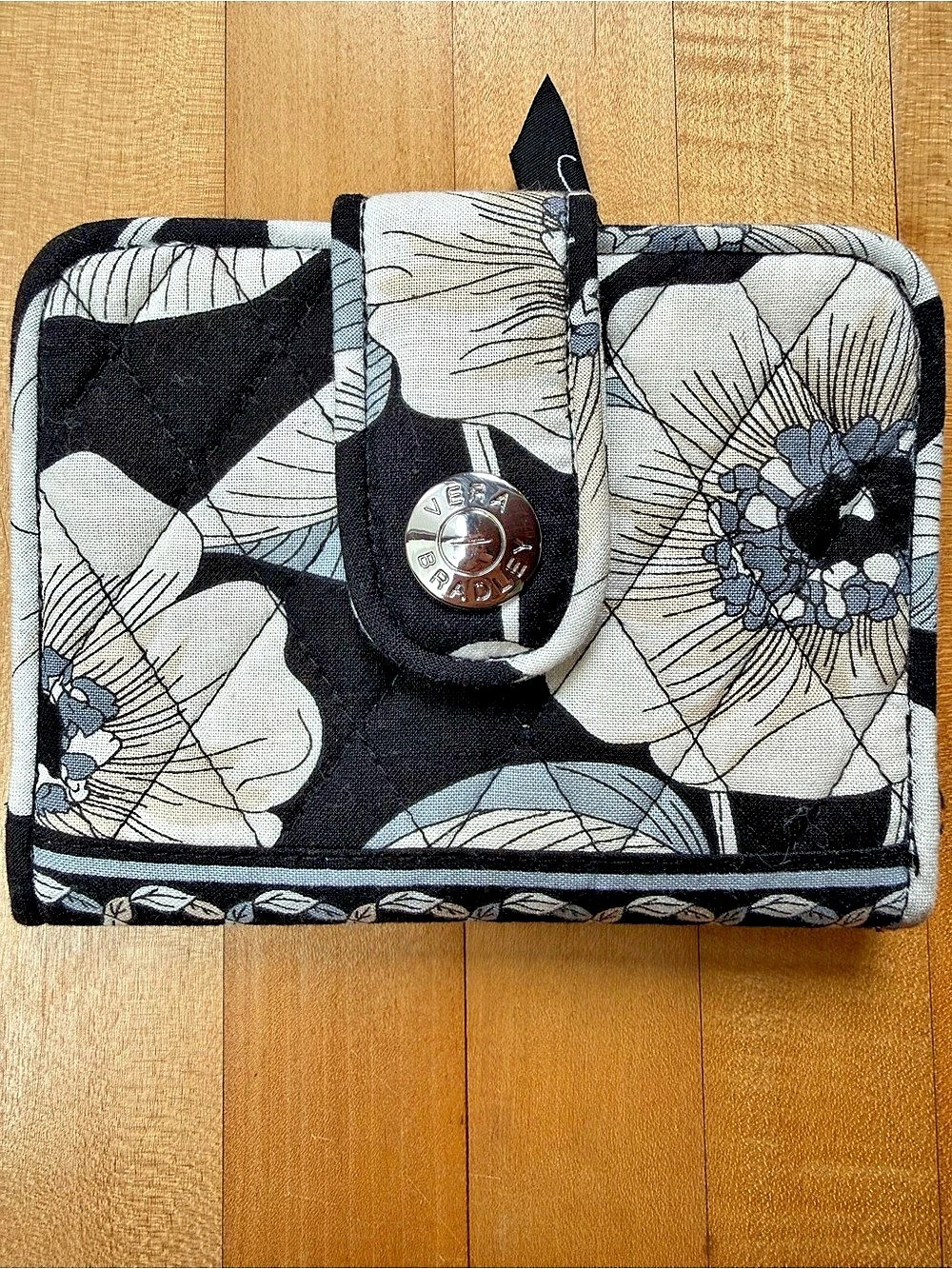NWOT Retired Vera Bradley "Camellia" Quilted Snappy Wallet Bifold